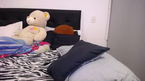 Snapshot of alanna_new1 chatting on February 18, 12:37 am alanna_new1 online show from February 18, 12:37 am