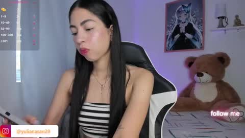 Snapshot of alannah__ chatting on February 22, 12:19 pm online show from February 22, 12:19 pm