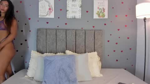 Alanna  online show from April 21, 12:22 pm