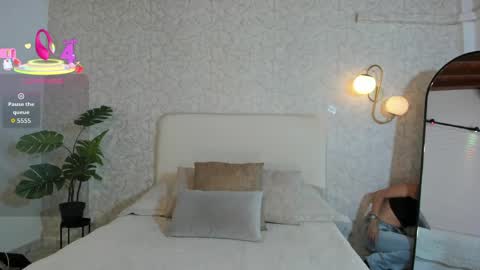 alannarouge online show from May 19, 11:49 am