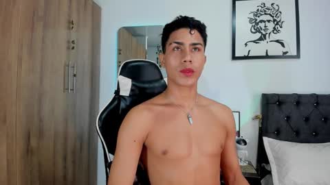 alannaughty_ online show from February 1, 9:13 pm