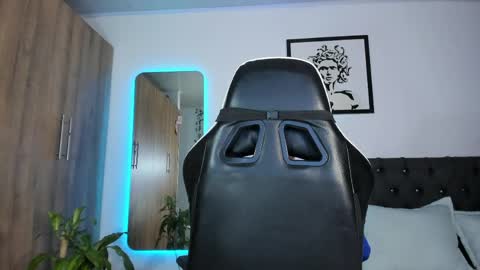 alannaughty_ online show from May 21, 12:06 am