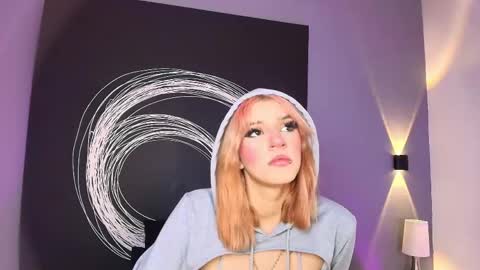 Alanna online show from May 11, 2:45 pm