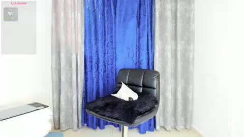 Snapshot of alannis_blue1 chatting on June 23, 5:55 pm ALANNIS online show from June 23, 5:55 pm