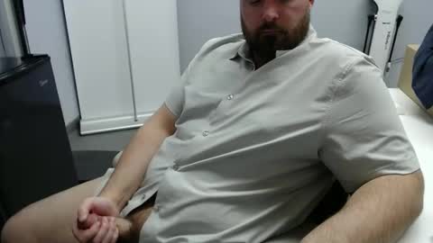 Snapshot of alaska4411 chatting on December 18, 3:26 am John online show from December 18, 3:26 am