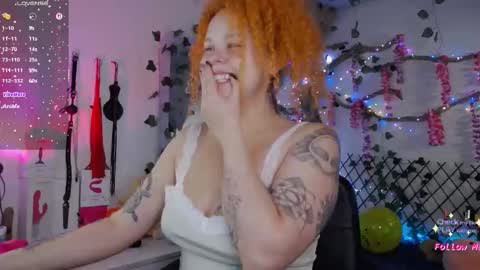 Snapshot of alaska_colors chatting on October 1, 12:44 pm Caro online show from October 1, 12:44 pm