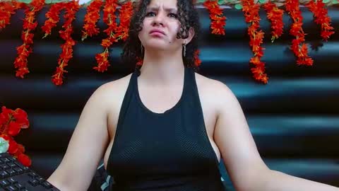 Snapshot of alasmith_ chatting on February 2, 8:35 am AlaSmith  online show from February 2, 8:35 am