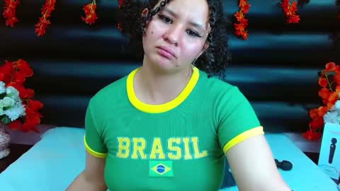 Snapshot of alasmith_ chatting on February 4, 4:59 am AlaSmith  online show from February 4, 4:59 am