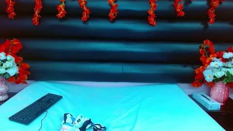 Snapshot of alasmith_ chatting on February 5, 2:19 am AlaSmith  online show from February 5, 2:19 am