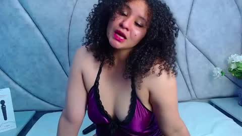 Snapshot of alasmith_ chatting on February 19, 5:27 am AlaSmith  online show from February 19, 5:27 am