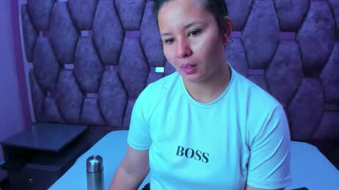 Snapshot of alasmith_ chatting on October 10, 2:21 am AlaSmith  online show from October 10, 2:21 am