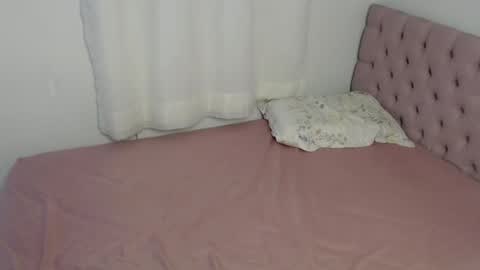 alatinmermaid online show from May 17, 5:31 pm