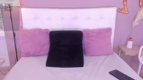 alayshajohnson online show from October 16, 11:28 pm