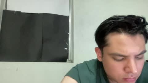 alber753713 online show from August 5, 5:32 am