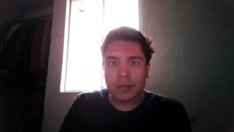 albertoarenas16 online show from April 7, 11:04 pm