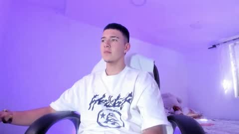 Aleck Boy online show from January 6, 7:06 pm