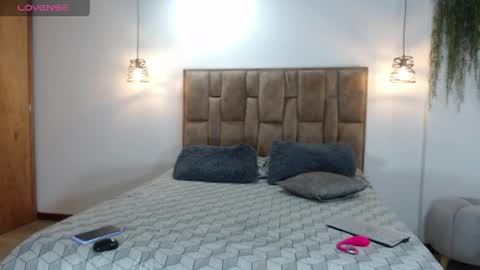 alejandra online show from May 4, 7:43 pm