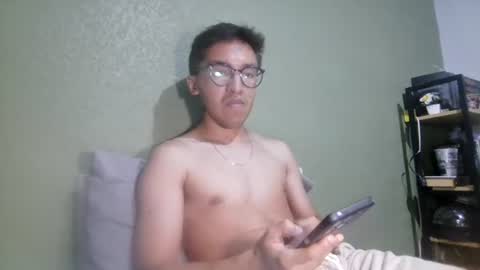 Snapshot of aleexrune chatting on July 9, 2:48 am aleexrune online show from July 9, 2:48 am