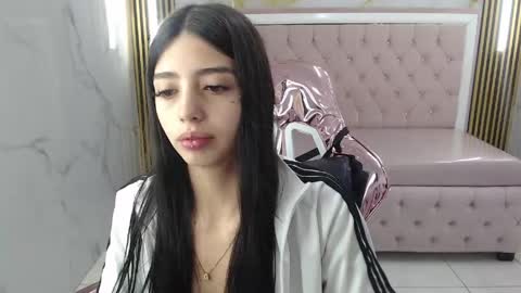 Snapshot of alehp_rose_s chatting on April 8, 12:49 pm Ale online show from April 8, 12:49 pm