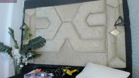 aleja__slav3 online show from May 6, 8:14 pm