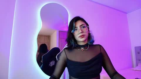 A L E J A  online show from May 22, 12:11 pm
