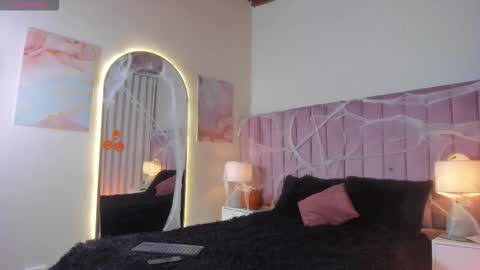 Alejandra Arango online show from October 27, 7:40 pm