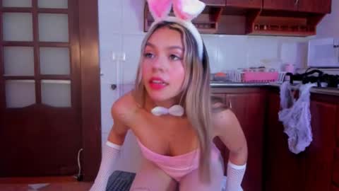 aleja_bloom online show from October 26, 12:33 pm
