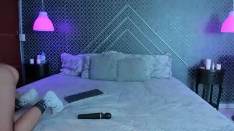 aleja_bloom online show from May 18, 12:22 pm