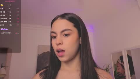 Snapshot of alejaa___ chatting on October 13, 12:05 pm Alejandra online show from October 13, 12:05 pm