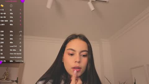 Alejandra online show from May 7, 11:15 am