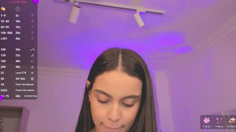 Alejandra online show from May 15, 11:39 am