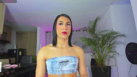 Snapshot of alejaevangeline chatting on September 27, 10:53 am A L E J A N D R A online show from September 27, 10:53 am