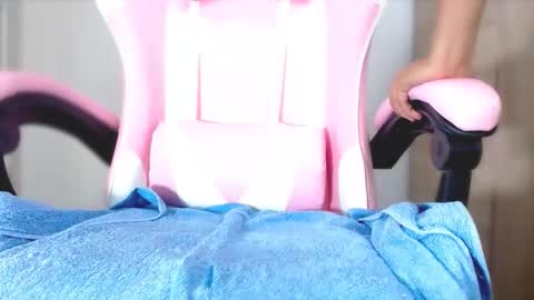 Aleja Harker  online show from March 8, 4:27 am