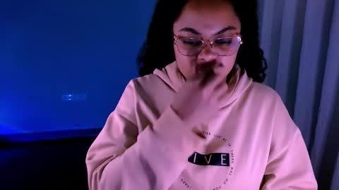 Alejandra  online show from December 18, 3:12 am