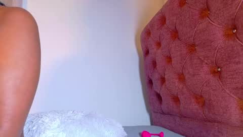 alejandra_dunn1 online show from May 15, 11:56 pm