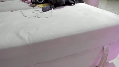 alejandraaa_ online show from January 14, 1:11 am