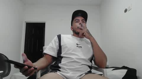 Snapshot of alejandrocock23 chatting on March 12, 11:44 pm alejandrocock online show from March 12, 11:44 pm