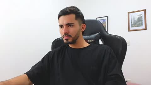 alejandroo_7 online show from January 9, 9:26 pm