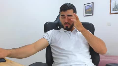 alejandroo_7 online show from February 14, 11:20 pm