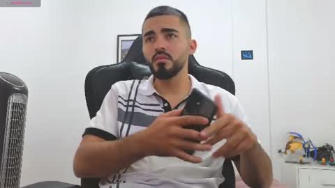 alejandroo_7 online show from June 17, 8:32 pm