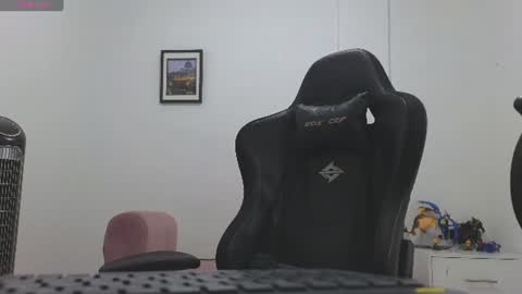 alejandroo_7 online show from June 19, 11:08 pm