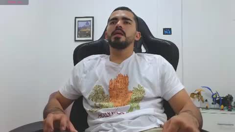 alejandroo_7 online show from July 2, 11:55 pm