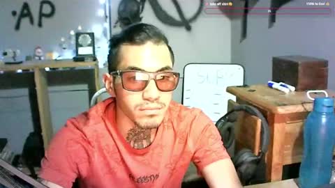 Snapshot of alejandropppzz chatting on January 22, 12:38 am alejandropppzz online show from January 22, 12:38 am