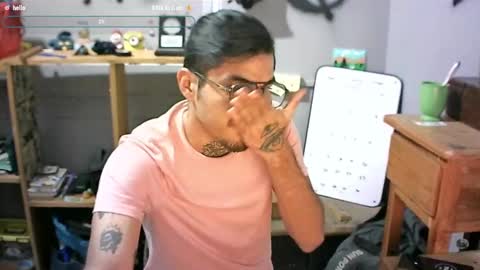 Snapshot of alejandropppzz chatting on February 4, 6:04 am alejandropppzz online show from February 4, 6:04 am