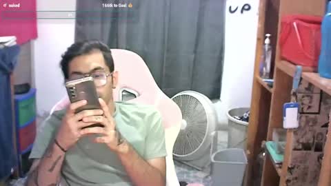 Snapshot of alejandropppzz chatting on February 9, 4:04 am alejandropppzz online show from February 9, 4:04 am