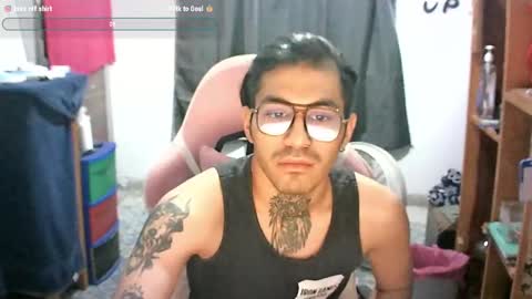 Snapshot of alejandropppzz chatting on February 10, 8:09 am alejandropppzz online show from February 10, 8:09 am