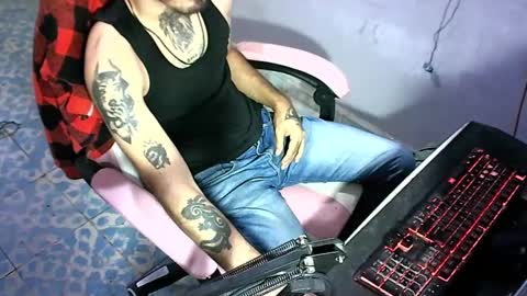 Snapshot of alejandropppzz chatting on September 13, 3:01 pm alejandropppzz online show from September 13, 3:01 pm