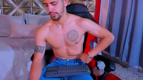 Alejo  online show from February 4, 9:10 pm