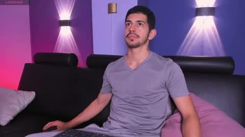 Snapshot of alejandrostorm chatting on June 1, 11:45 am Alejo online show from June 1, 11:45 am