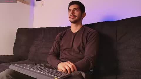 Snapshot of alejandrostorm chatting on June 9, 7:58 pm Alejo online show from June 9, 7:58 pm